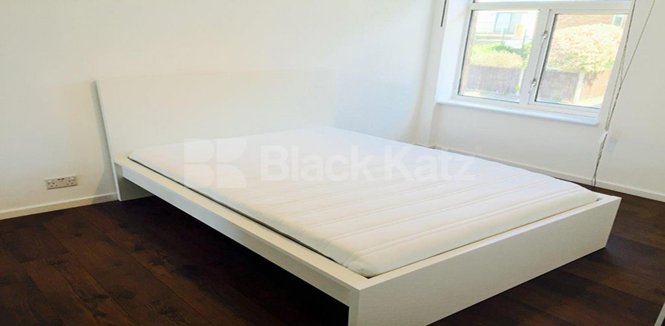 			NEW INSTRUCTION , 3 Bedroom, 1 bath, 1 reception House			 Dunston Road, Clapham Junction